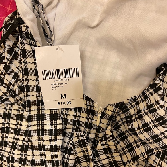 Black & White Checkered/Tartan/Plaid Spaghetti Strap bow tie Dress(Forever 21) - Picture 9 of 9